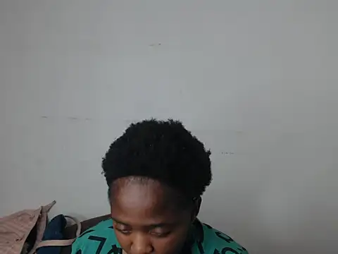 Snapshot of African_Busty chatting on 06-12-26, 02:26 African Busty online show from 06-12-26, 02:26