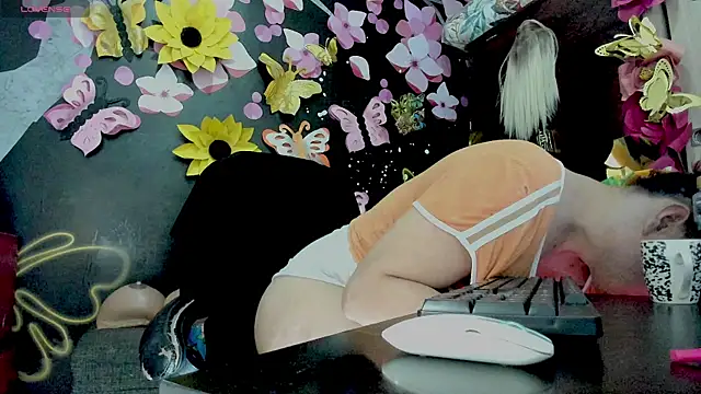 DirtyKhloy online show from 04-15-26, 09:04