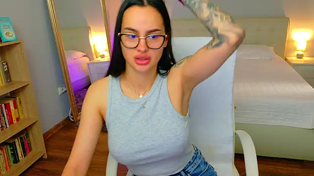 BabyyGirll  online show from 07-08-26, 06:36