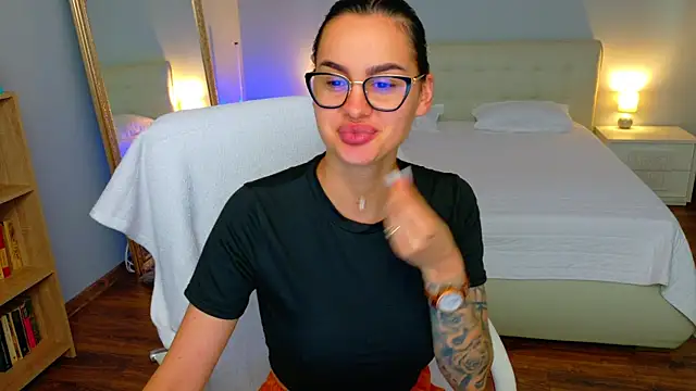 BabyyGirll  online show from 07-10-26, 06:02