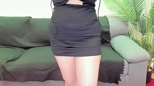 Snapshot of VivianneNicole chatting on 05-16-26, 07:35 VivianneNicole online show from 05-16-26, 07:35