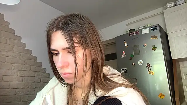 ZaraGuyette online show from 05-17-26, 06:13