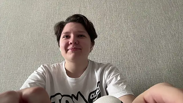 Snapshot of LizCumens chatting on 05-23-26, 12:42 LizCumens online show from 05-23-26, 12:42