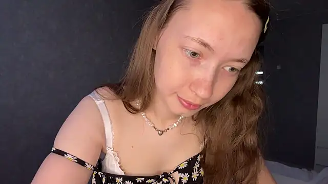 Snapshot of Emily_Mur_ chatting on 05-25-26, 05:07 Emily Mur online show from 05-25-26, 05:07