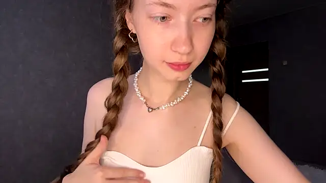 Emily Mur  online show from 07-24-26, 05:03