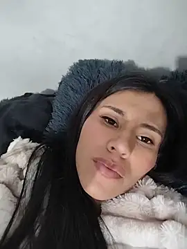 Snapshot of Annitarogers_ chatting on 06-19-26, 02:34 Annitarogers online show from 06-19-26, 02:34