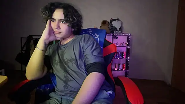 Snapshot of _ELIGOS_ chatting on 07-15-26, 05:42 ELIGOS online show from 07-15-26, 05:42