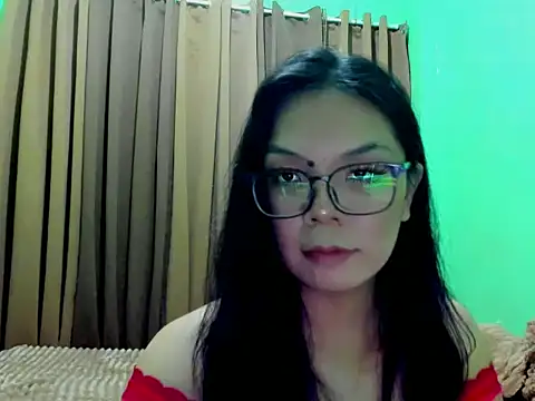 Snapshot of mamacitttaa chatting on 05-19-26, 11:39 mamacitttaa online show from 05-19-26, 11:39