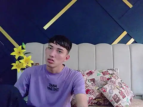 Snapshot of MichaelVasquex chatting on 05-25-26, 12:37 MichaelVasquex online show from 05-25-26, 12:37