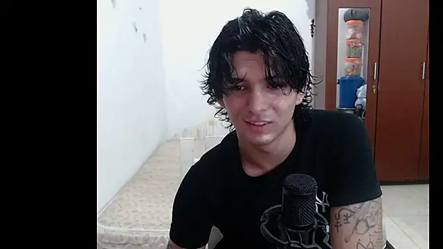 Snapshot of Archangel__ chatting on 05-17-26, 01:16 Archangel online show from 05-17-26, 01:16
