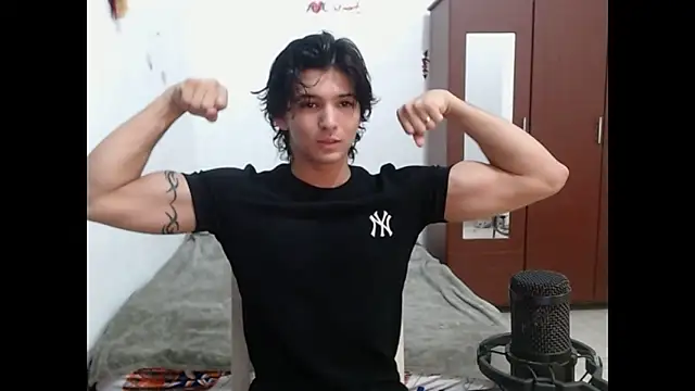 Snapshot of Archangel__ chatting on 05-15-26, 04:32 Archangel online show from 05-15-26, 04:32