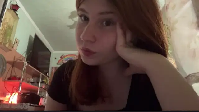 Snapshot of EmmaLovelyBB chatting on 05-13-26, 07:43 EmmaLovelyBB online show from 05-13-26, 07:43
