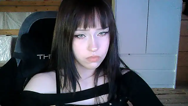 NoirEva online show from 05-27-26, 04:58