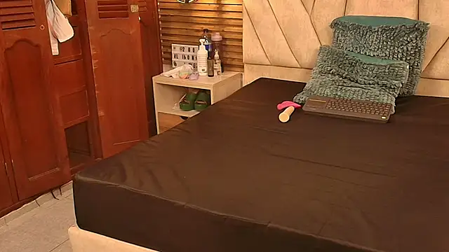 Snapshot of isabella_luxet chatting on 07-07-26, 12:42 isabella luxet online show from 07-07-26, 12:42