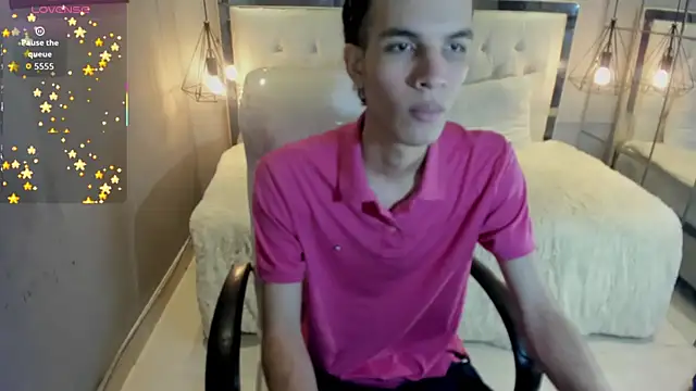 Snapshot of felix_haze chatting on 07-12-26, 06:09 felix haze online show from 07-12-26, 06:09