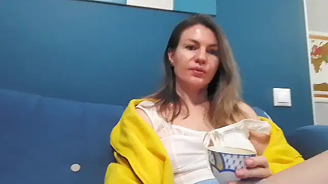Margarett online show from 05-27-26, 04:36
