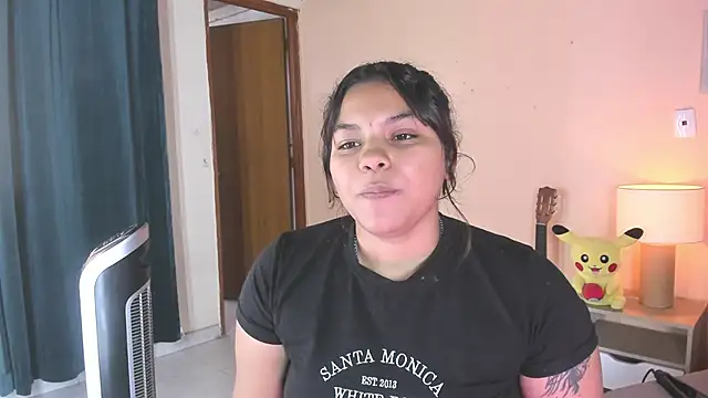 Snapshot of naomy_ruiz_ chatting on 06-09-26, 03:13 naomy ruiz online show from 06-09-26, 03:13
