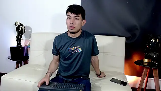 Snapshot of juancho_wild chatting on 05-19-26, 11:17 juancho wild online show from 05-19-26, 11:17
