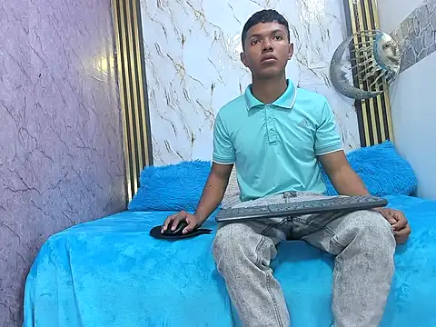 lonjitas twink hot online show from 05-19-26, 01:51