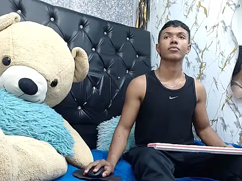 lonjitas twink hot online show from 05-20-26, 07:44
