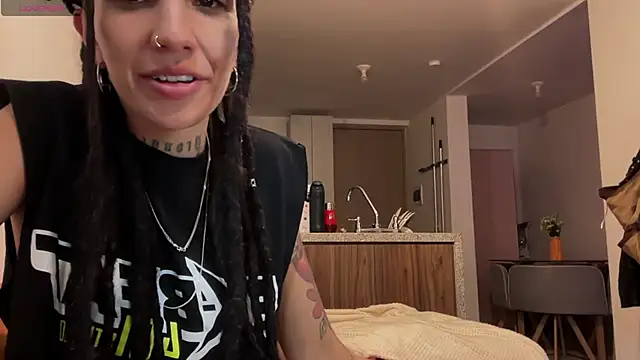 Snapshot of niah_11 chatting on 05-26-26, 12:42 niah 11 online show from 05-26-26, 12:42