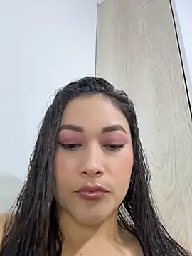Snapshot of Tatiana123_ chatting on 06-27-26, 08:04 Tatiana123 online show from 06-27-26, 08:04