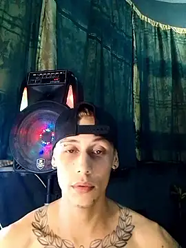 Snapshot of maxwell_crazy1 chatting on 05-21-26, 04:43 maxwell crazy1 online show from 05-21-26, 04:43