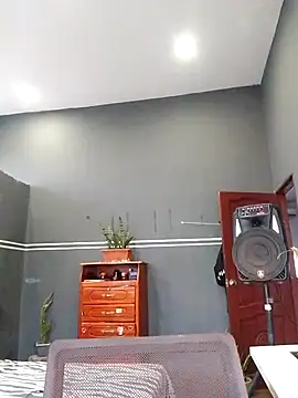 Snapshot of maxwell_crazy1 chatting on 05-19-26, 10:50 maxwell crazy1 online show from 05-19-26, 10:50