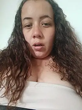 Snapshot of amaia_15 chatting on 06-27-26, 08:37 amaia 15 online show from 06-27-26, 08:37