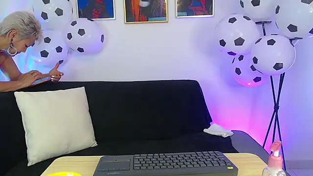 Jacky Smith1 online show from 07-02-26, 06:58