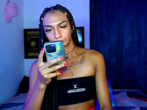 Snapshot of Alexxasexy chatting on 06-15-26, 10:53 Alexxasexy online show from 06-15-26, 10:53