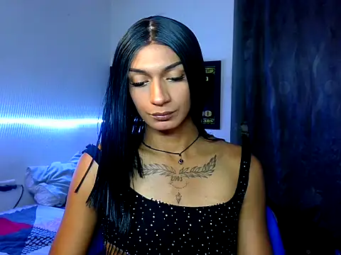 Snapshot of Alexxasexy chatting on 05-15-26, 08:18 Alexxasexy online show from 05-15-26, 08:18