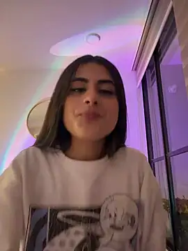 Snapshot of imsofia_dy chatting on 05-15-26, 12:52 imsofia dy online show from 05-15-26, 12:52