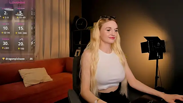 Mila  Lux online show from 06-21-26, 08:58