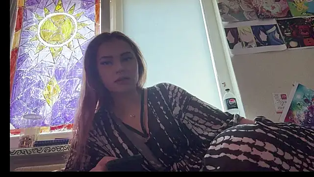 Snapshot of KiraMayson chatting on 05-16-26, 10:25 KiraMayson online show from 05-16-26, 10:25
