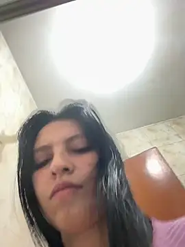 Snapshot of Miel_rousse chatting on 06-06-26, 04:28 Miel rousse online show from 06-06-26, 04:28