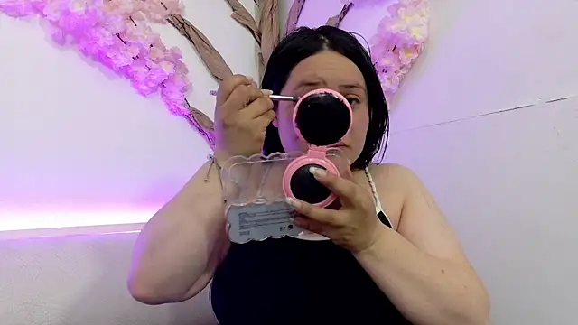 Laura  Castillo  online show from 06-23-26, 12:14