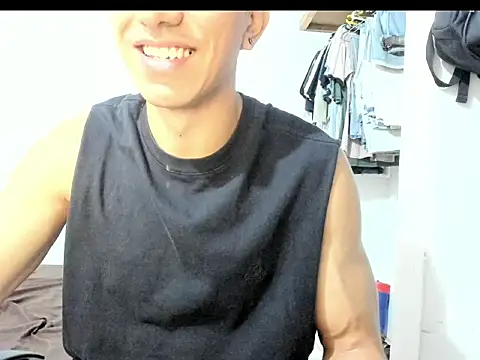 Snapshot of aquiles04 chatting on 05-23-26, 11:59 aquiles04 online show from 05-23-26, 11:59