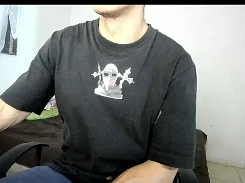 Snapshot of aquiles04 chatting on 06-04-26, 02:16 aquiles04 online show from 06-04-26, 02:16