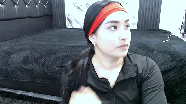 MiaReinig09 online show from 06-17-26, 12:54