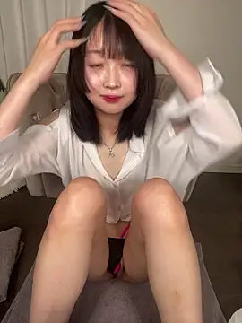 Snapshot of yu_nya chatting on 05-21-26, 04:43 yu nya online show from 05-21-26, 04:43