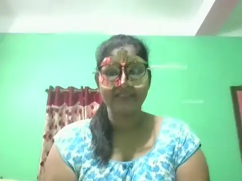 Snapshot of Kavya17 chatting on 06-11-26, 12:23 Kavya17 online show from 06-11-26, 12:23