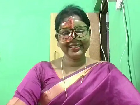 Snapshot of Kavya17 chatting on 06-05-26, 06:13 Kavya17 online show from 06-05-26, 06:13