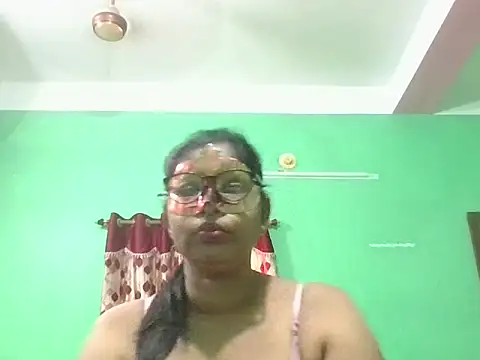 Snapshot of Kavya17 chatting on 06-10-26, 03:30 Kavya17 online show from 06-10-26, 03:30