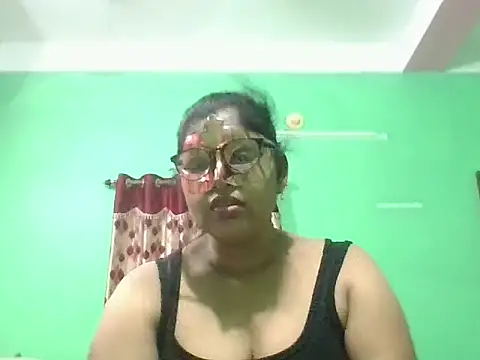 Snapshot of Kavya17 chatting on 06-09-26, 01:56 Kavya17 online show from 06-09-26, 01:56