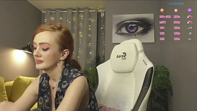 Snapshot of Megany chatting on 03-10-25, 08:39 Megany online show from 03-10-25, 08:39