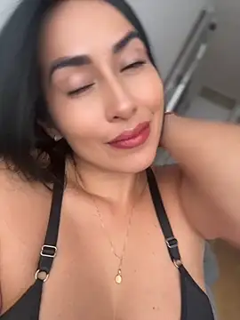 Snapshot of areviklusine1 chatting on 04-23-26, 12:29 areviklusine1 online show from 04-23-26, 12:29