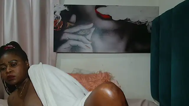 Snapshot of Theecougar chatting on 06-07-26, 01:33 Theecougar online show from 06-07-26, 01:33