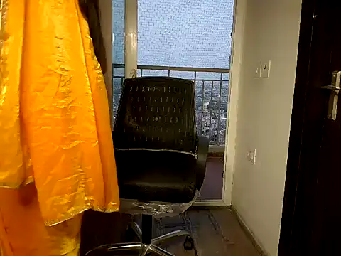 Snapshot of Yalinaa07 chatting on 06-01-26, 01:55 Yalinaa07 online show from 06-01-26, 01:55