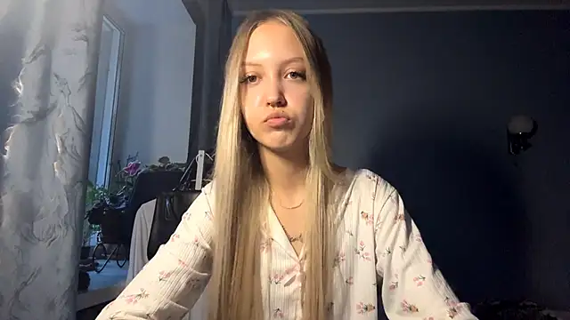 Snapshot of NievesHackey chatting on 06-01-26, 03:00 NievesHackey online show from 06-01-26, 03:00